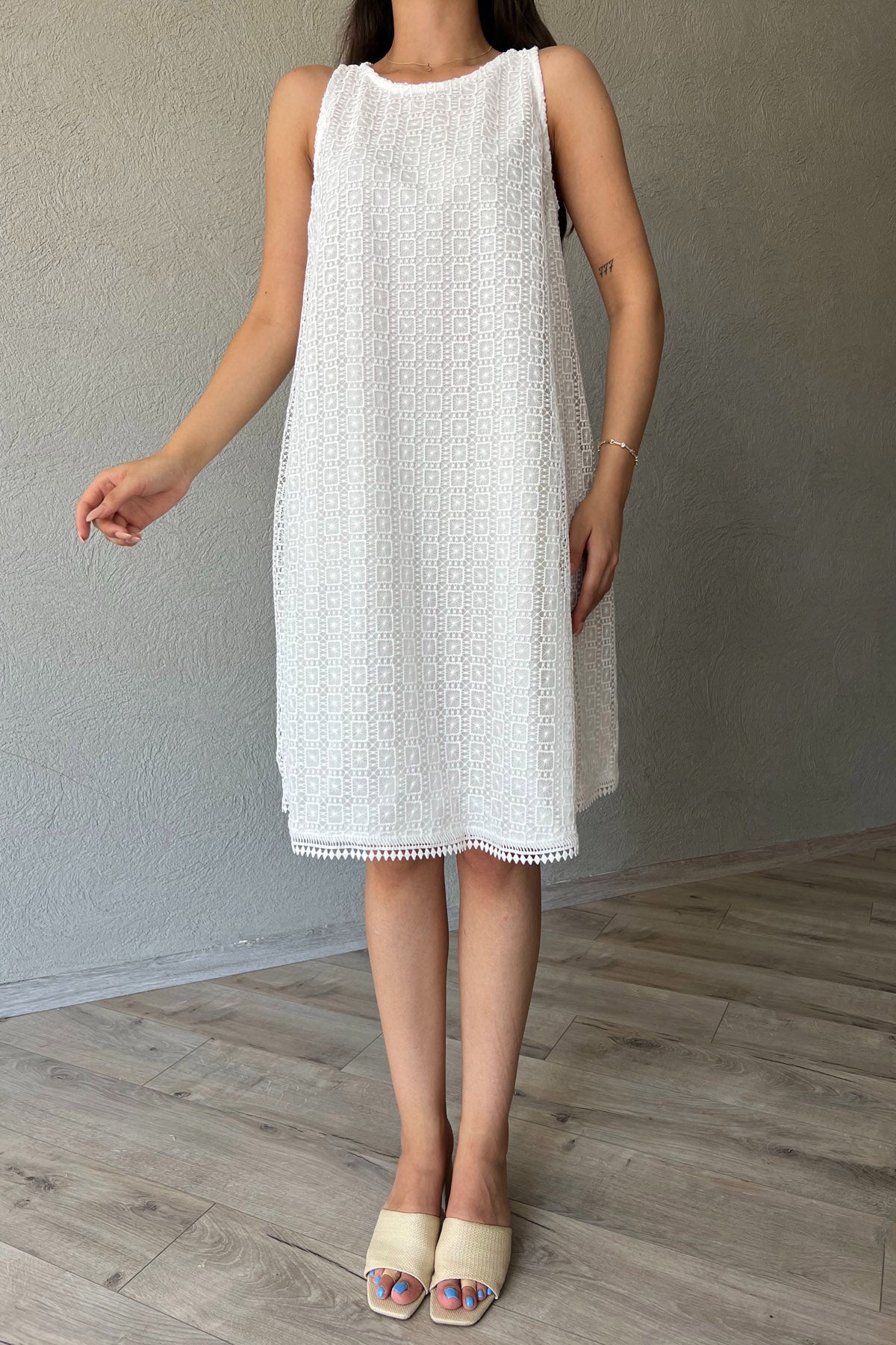 Beyaz Dantel İşleme Detaylı Elbise SY-2286-Beyaz