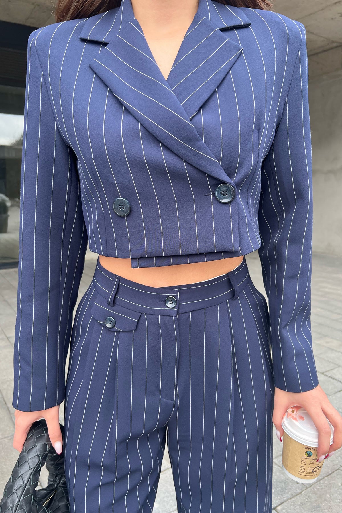 Lacivert Crop Ceket ve Paçası Düğme Detaylı Pantolon Takım SY-0935-Lacivert