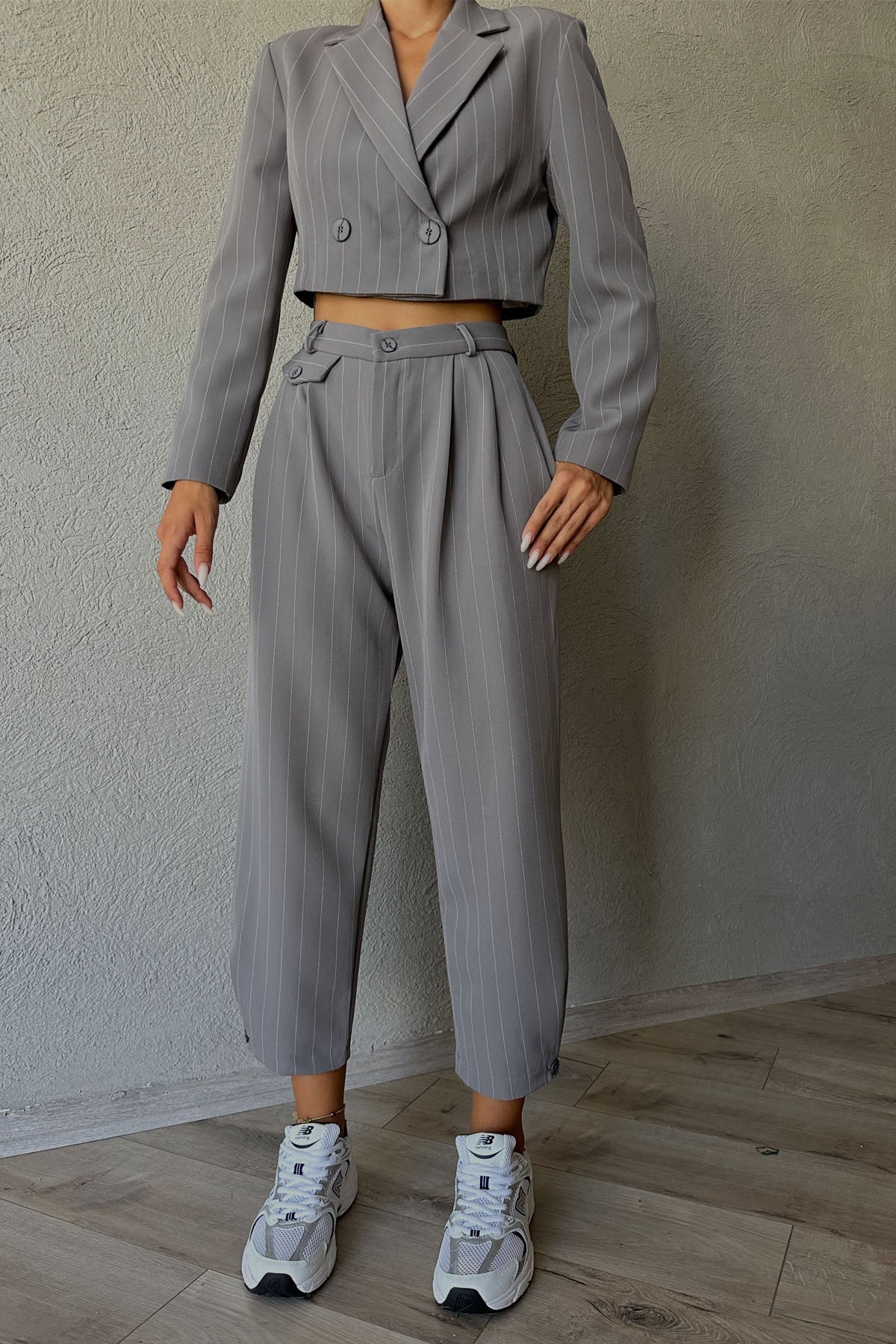 Antrasit Crop Ceket ve Paçası Düğme Detaylı Pantolon Takım SY-0935-Antrasit