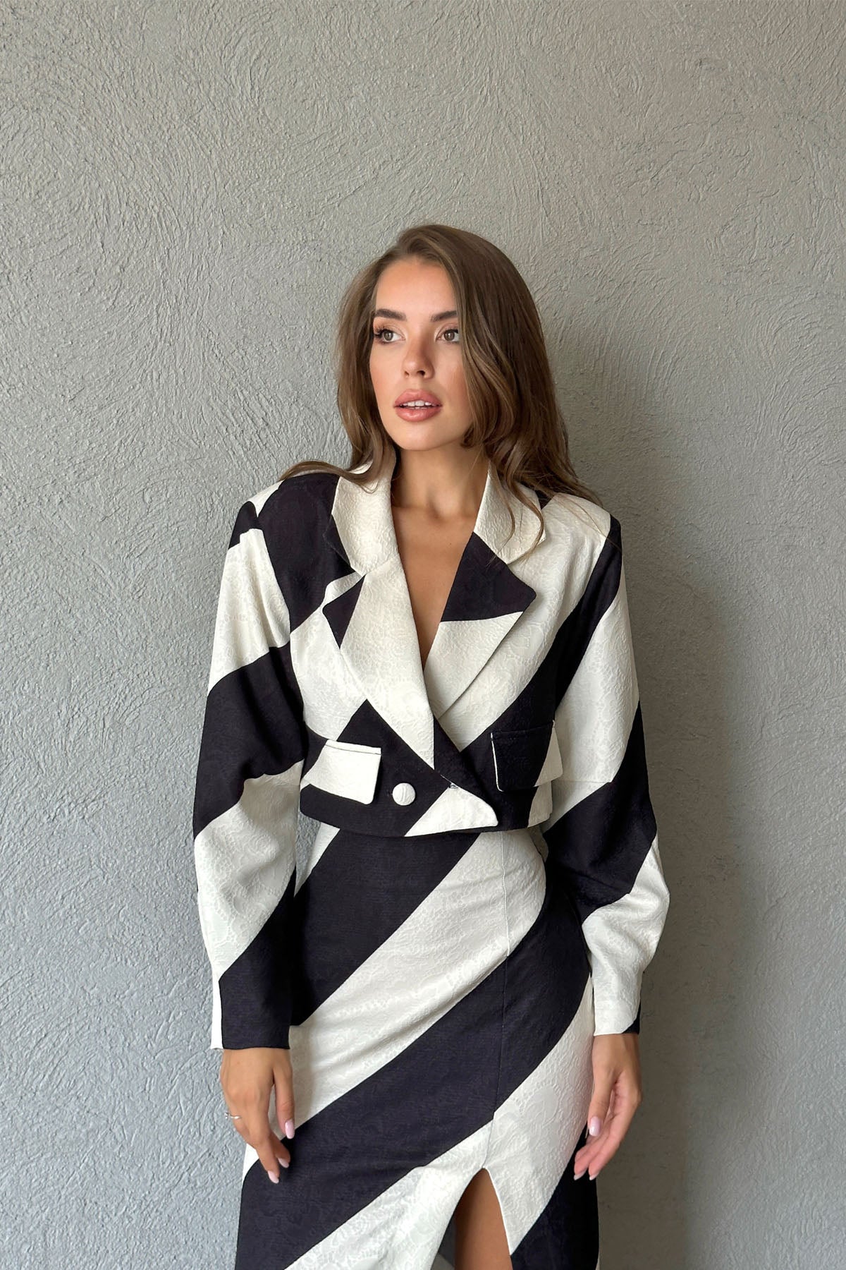 Siyah Ekru Kendinden Desenli Crop Ceket ve Etek takım SY-0953-Siyah