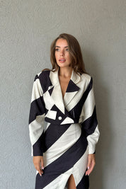 Siyah Ekru Kendinden Desenli Crop Ceket ve Etek takım SY-0953-Siyah