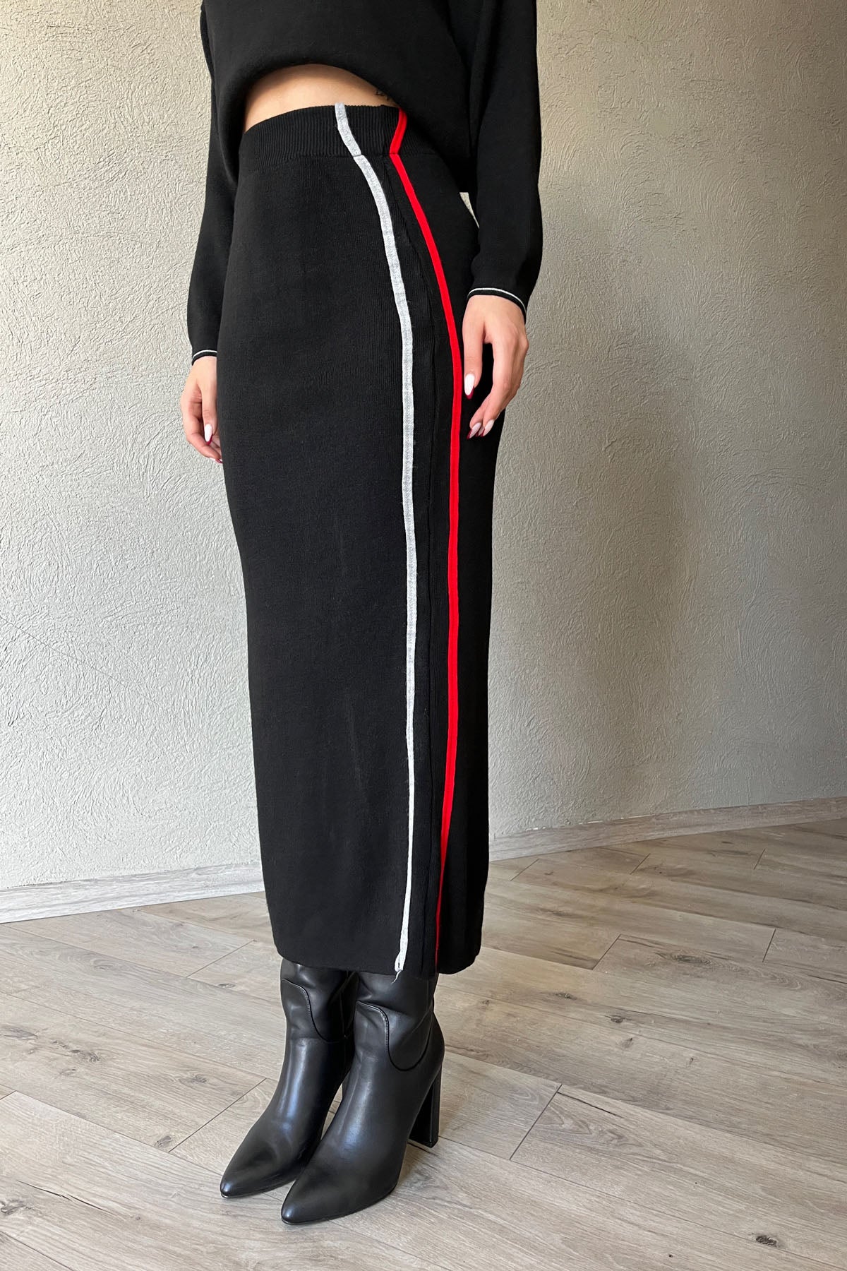 Siyah Şerit Detaylı Kazak ve Etek Triko Takım SY-1558-Siyah