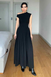 Siyah Kayık Yaka Bel Detaylı Pileli Elbise SY-2962-Siyah