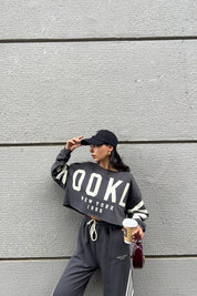 Koyu Gri Yazı Baskılı Crop Sweats SY-2458-Gri
