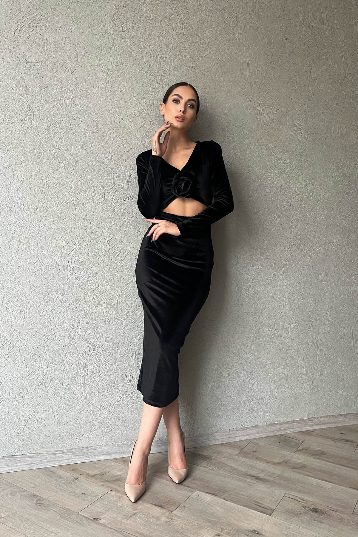 Siyah Gül Detaylı Kadife Elbise SY-1499-Siyah