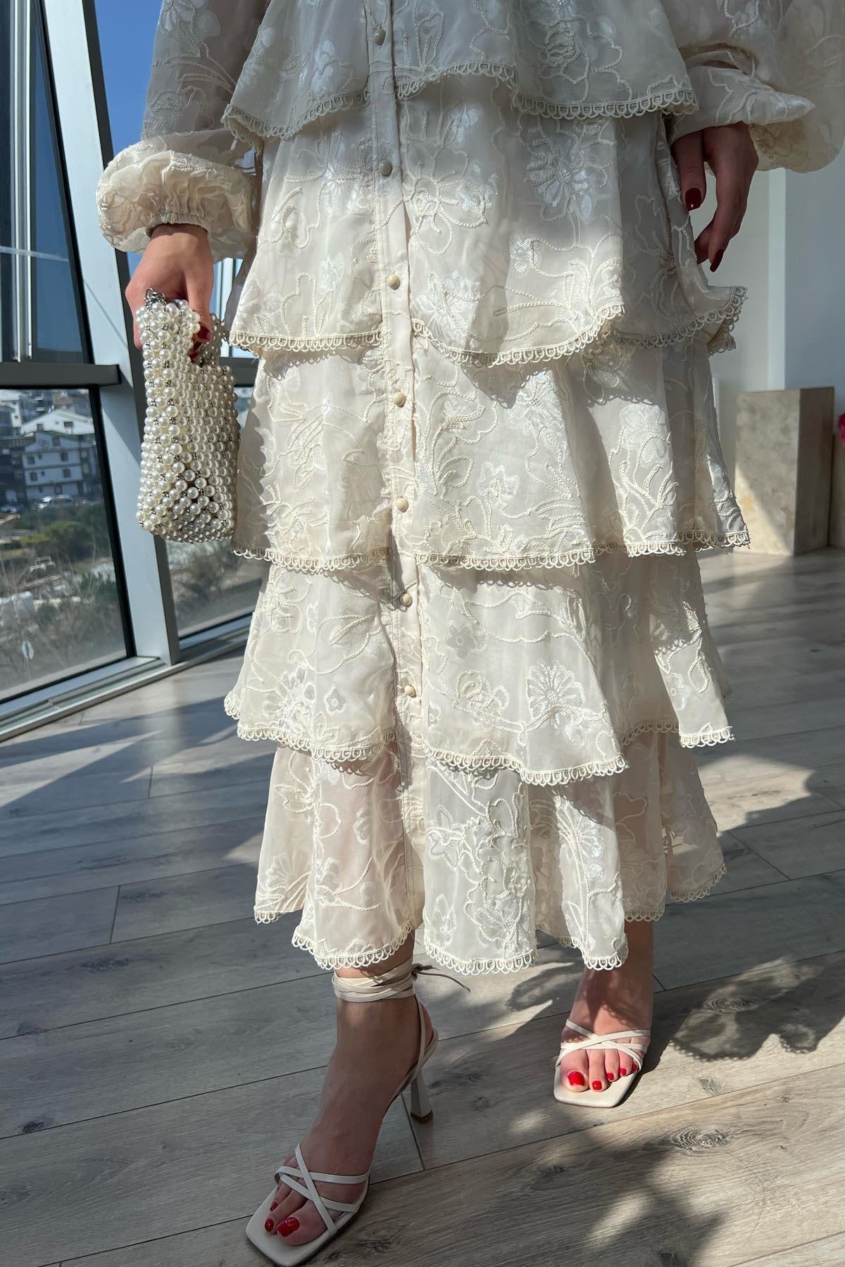 Bej Valonlu Şerit Detaylı Kat Kat Kuşaksız Elbise SY-2963-Bej