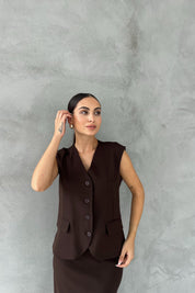 Koyu Kahve Arkası Kısa Kemer Detaylı Yelek ve Yırtmaçlı Etek Takım SY-2482-Kahve