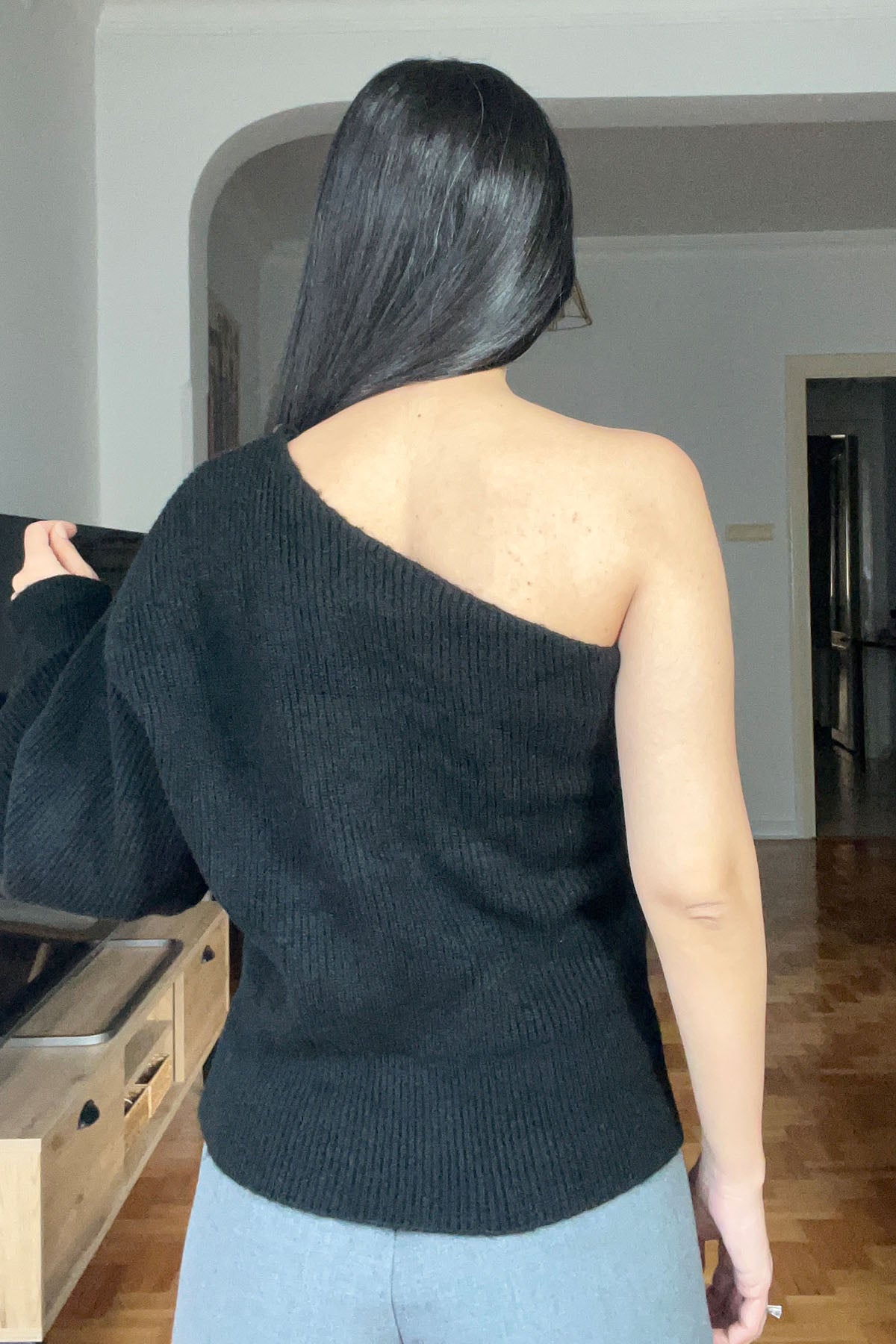 Siyah Tek Omuz Boncuk Detay Triko Kazak SY-2815-Siyah