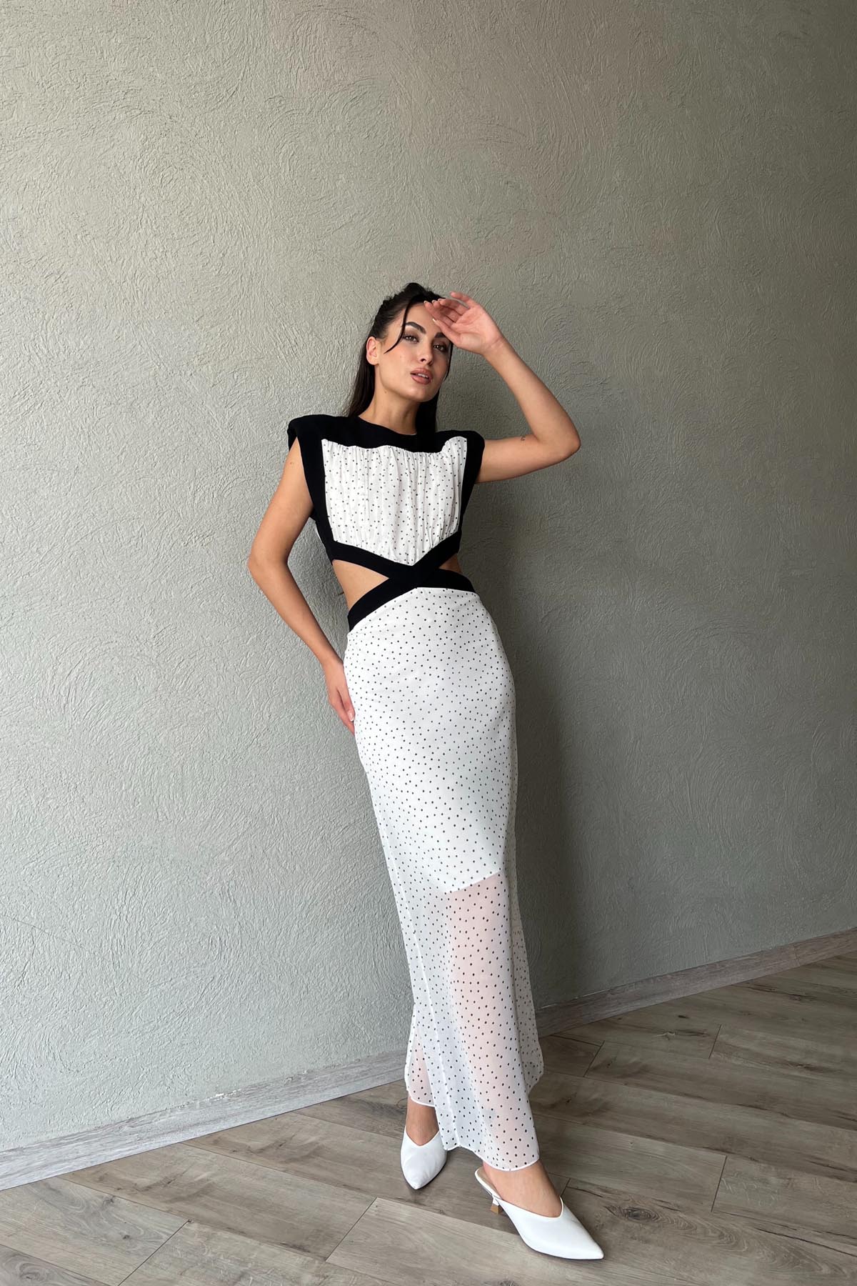 Beyaz Puantiyeli Vatkalı Pencere Detaylı Elbise SY-1869-Beyaz