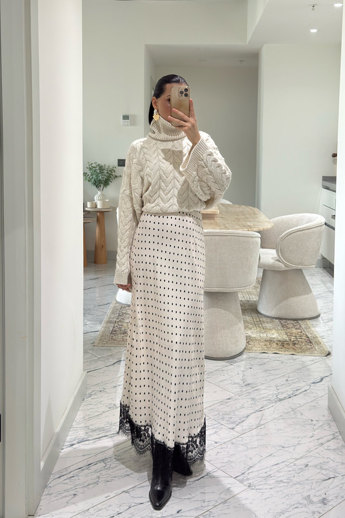 Ekru Puantiyeli Dantel Detaylı Maxi Saten Etek SY-3600-Ekru