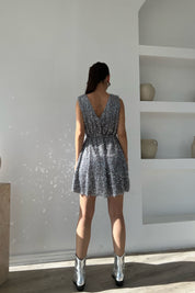 Gri Pullu Saçaklı Derin V Yaka Mini Elbise SY-1326-Gri