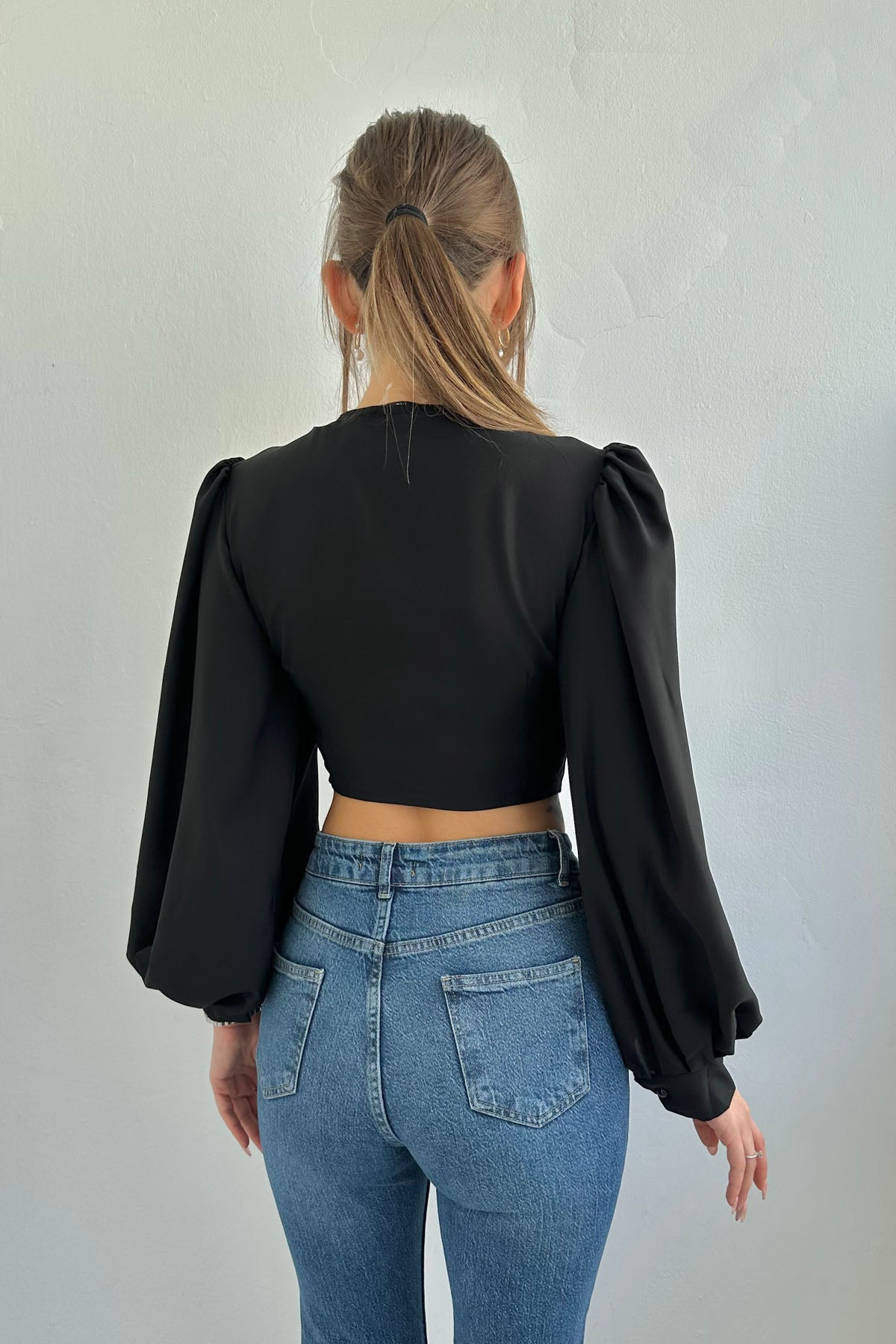 Siyah V Yaka Uzun Balon Kol Crop Bluz SY-0171-Siyah
