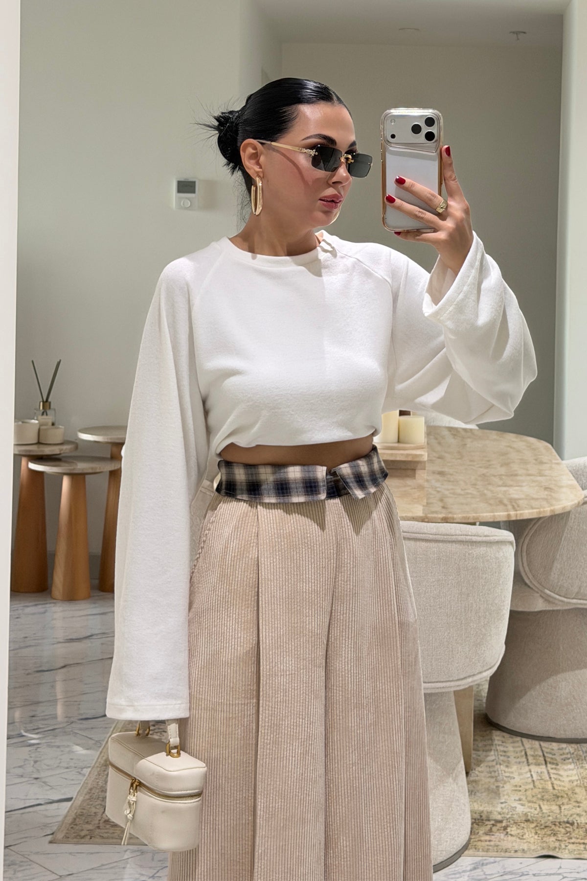 Bej Bel Detaylı Kadife Bol Paça Pantolon SY-3918-Beji