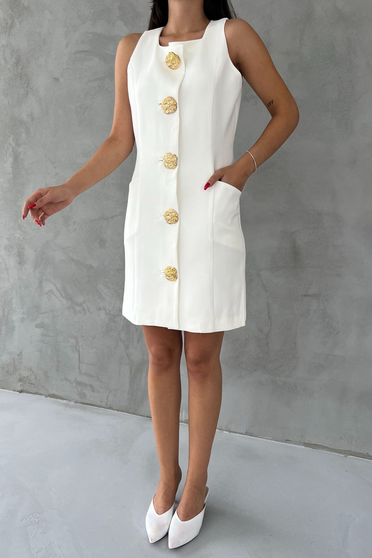 Ekru Büyük Gold Düğme Detaylı Kısa Elbise SY-2449-Ekru